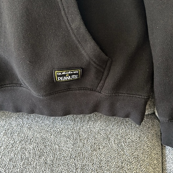 Quiksilver and peanuts collaboration, black sweatshirt. Size small . - Picture 3 of 4